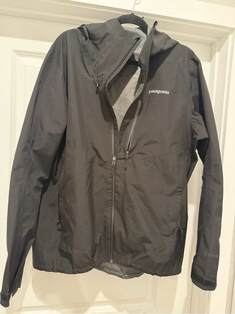 Patagonia Gore-Tex Jacket- Size L Men